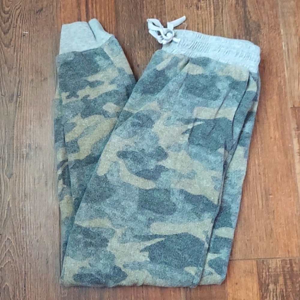 Buckle youth large sweat pants